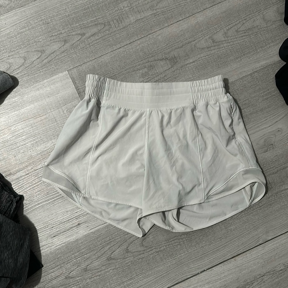 lululemon hotty hot 4”